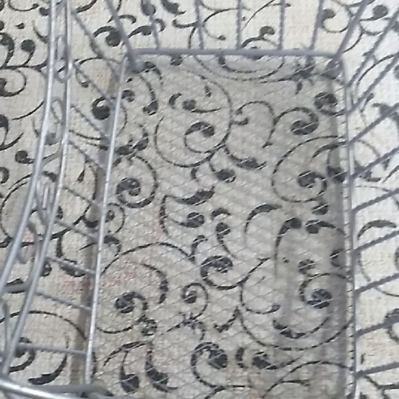 Elegant Gray Metal Wire Basket - Picture 6 of 8